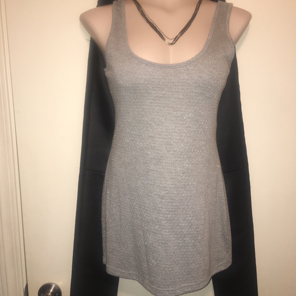 Women’s shimmering silver top Lg, new